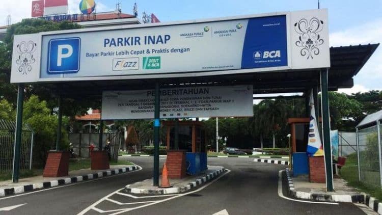 Berapa biaya penitipan mobil di Bandara Soekarno-Hatta?